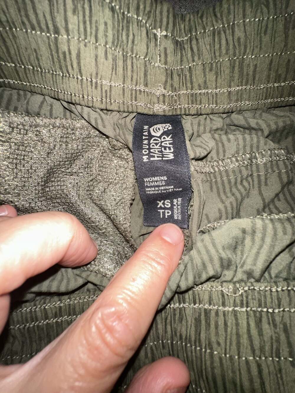 XS Mountain Hardwear Women's Textured Drawstring Athletic Hiking Shorts - Picture 2 of 8